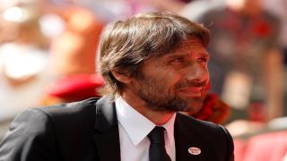 Antonio Conte managing Chelsea in the FA Cup